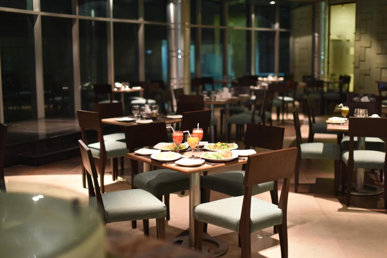 Jacaranda Heights Hotell Islamabad Exteriör bild