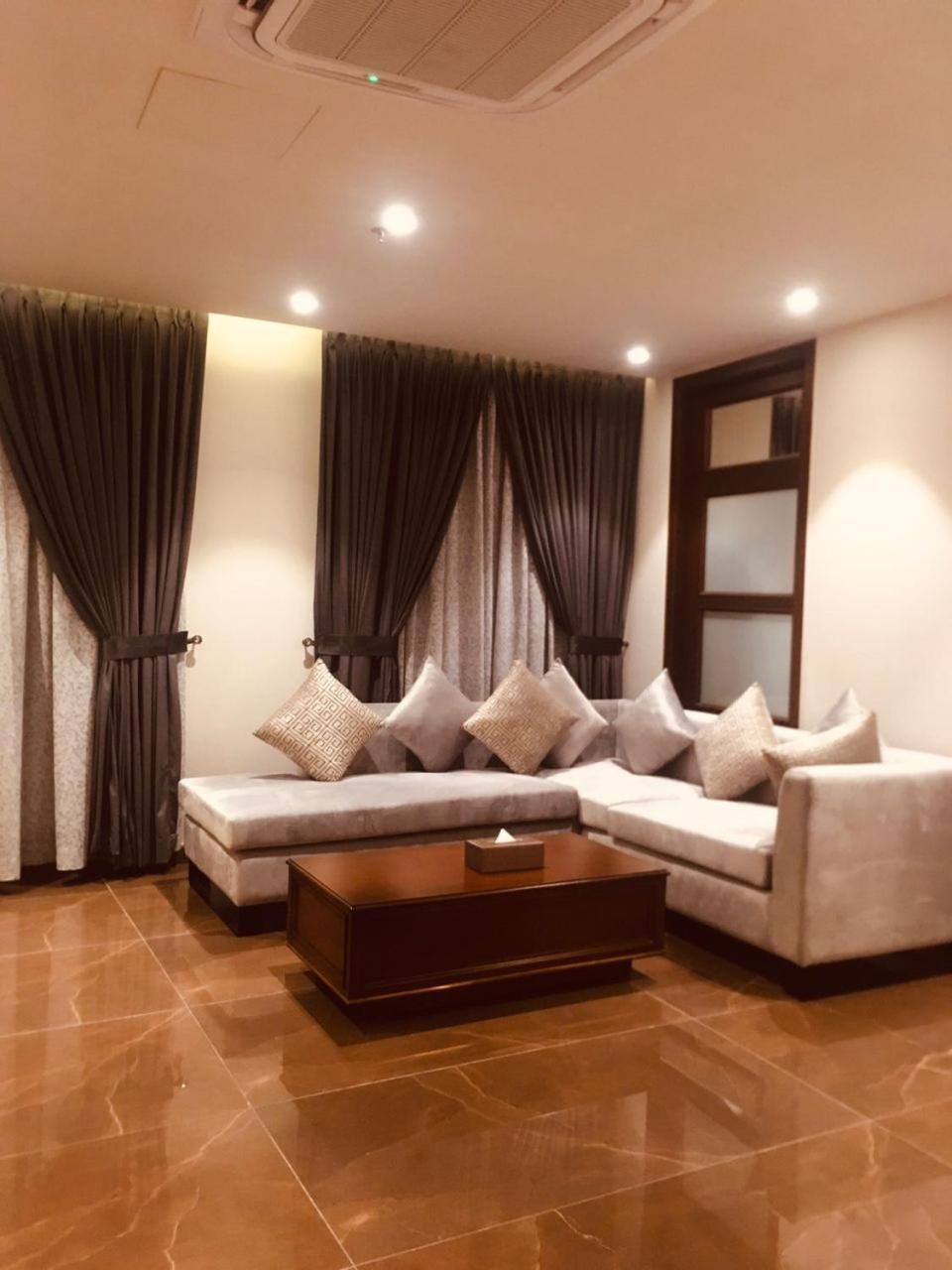 Jacaranda Heights Hotell Islamabad Exteriör bild