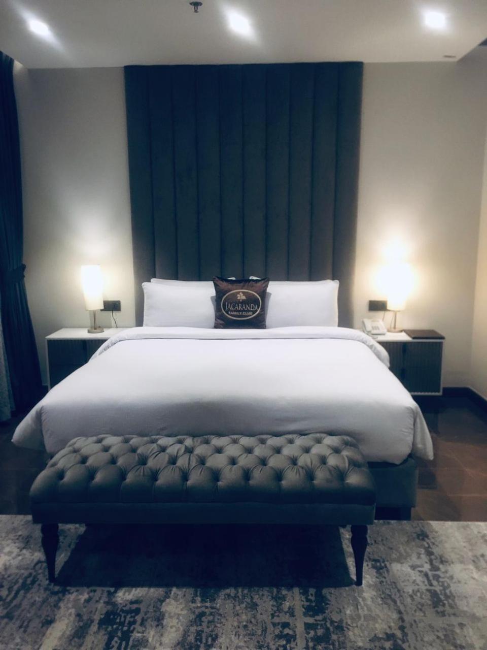 Jacaranda Heights Hotell Islamabad Exteriör bild