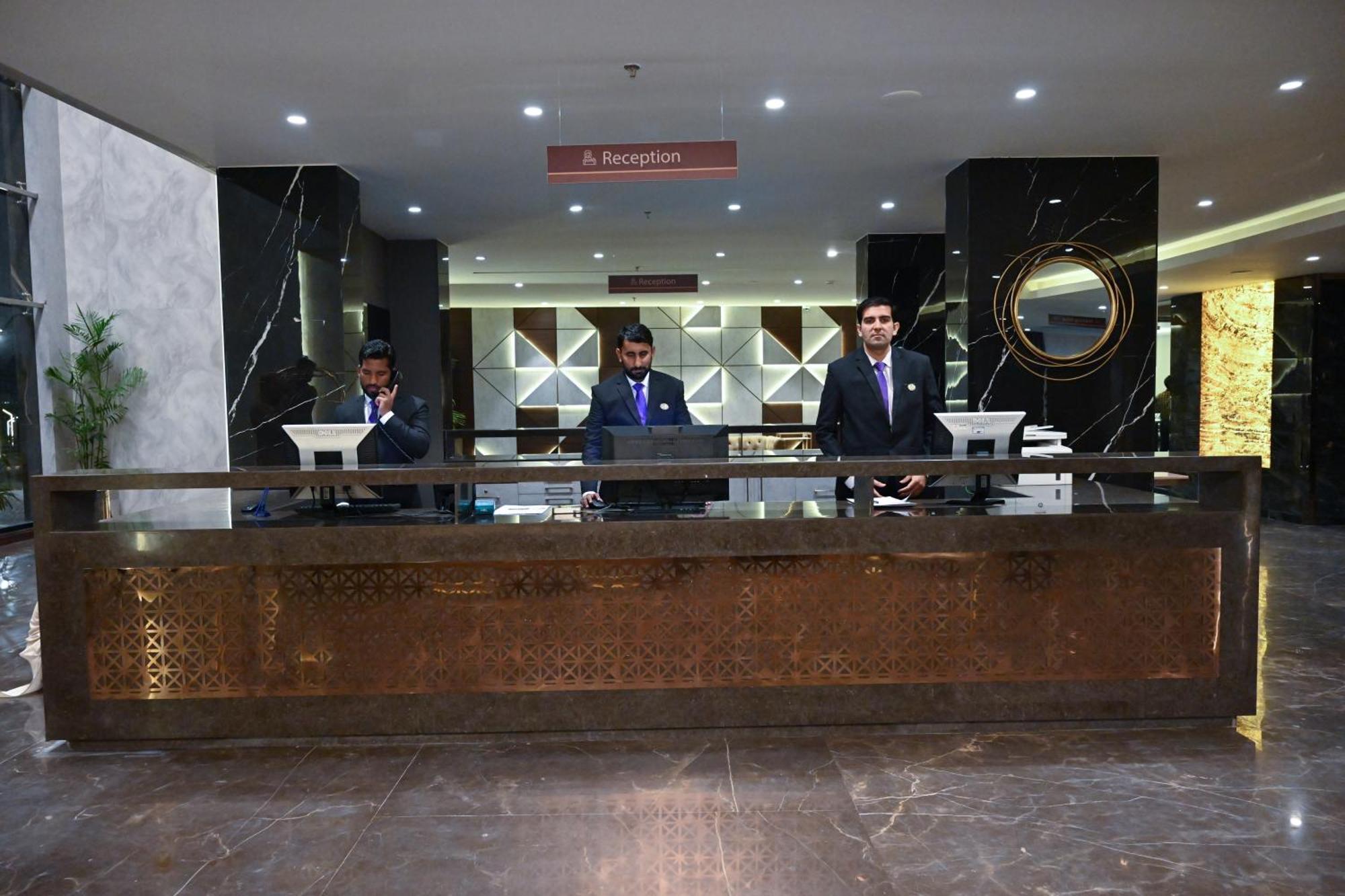 Jacaranda Heights Hotell Islamabad Exteriör bild